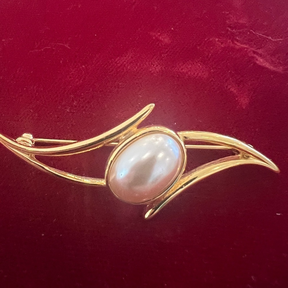 Vintage Napier Pearl Brooch